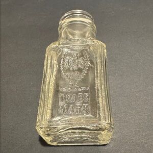 Gebhardt Eagle Beautifully Embossed Chili Powder Bottle